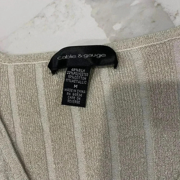 Cable & Gauge Silk Gold Sparkle Ribbed VNeck y2k Sweater Womens Medium Christmas - Picture 5 of 6